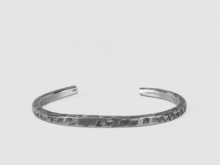 Notched oxidized silver bracelet Supply